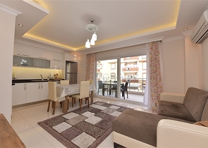 Уютная трехкомнатная квартира в европейском районе Оба