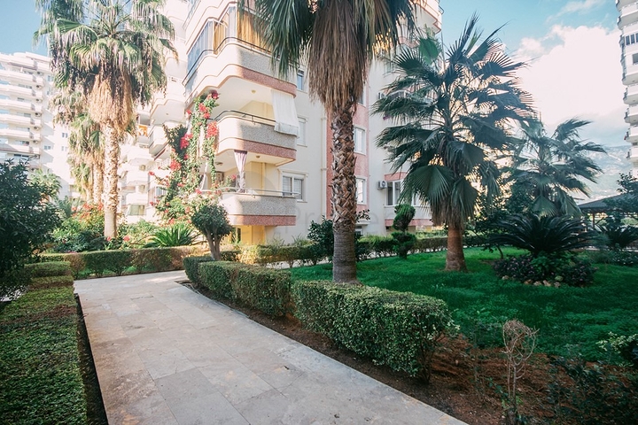 Пентхаус 3+1 со своей сауной в Махмутларе