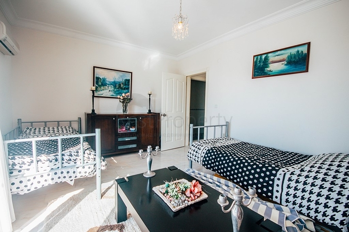 Пентхаус 3+1 со своей сауной в Махмутларе