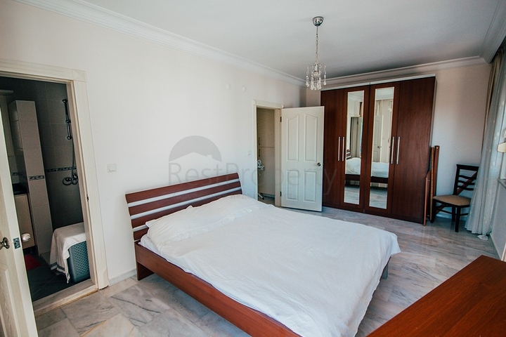 Пентхаус 3+1 со своей сауной в Махмутларе