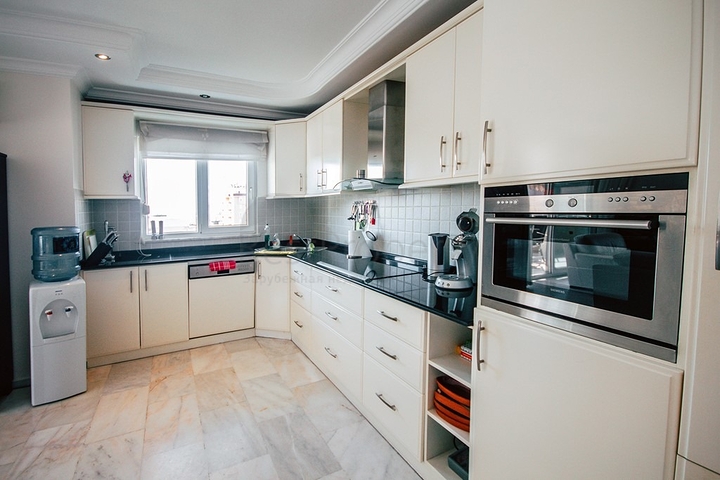 Пентхаус 3+1 со своей сауной в Махмутларе