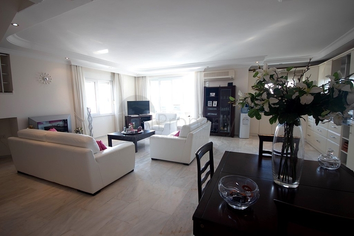 Пентхаус 3+1 со своей сауной в Махмутларе