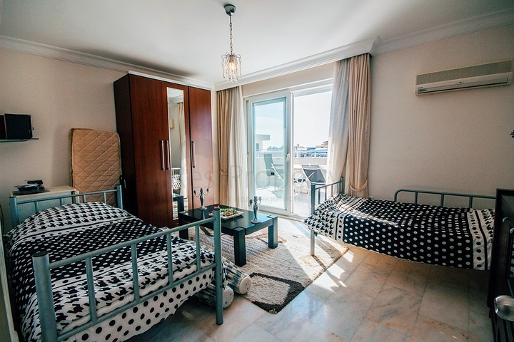 Пентхаус 3+1 со своей сауной в Махмутларе