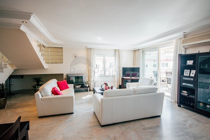 Пентхаус 3+1 со своей сауной в Махмутларе