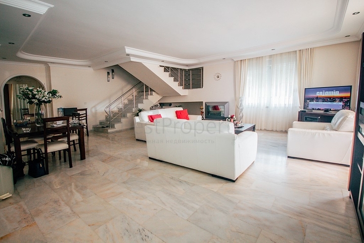 Пентхаус 3+1 со своей сауной в Махмутларе