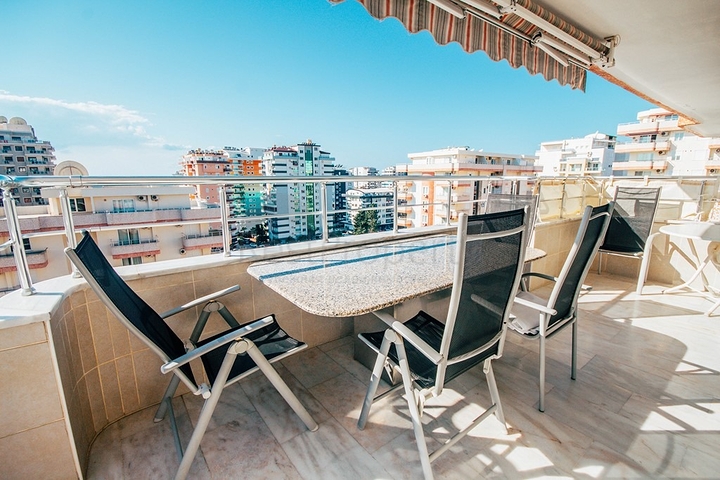 Пентхаус 3+1 со своей сауной в Махмутларе