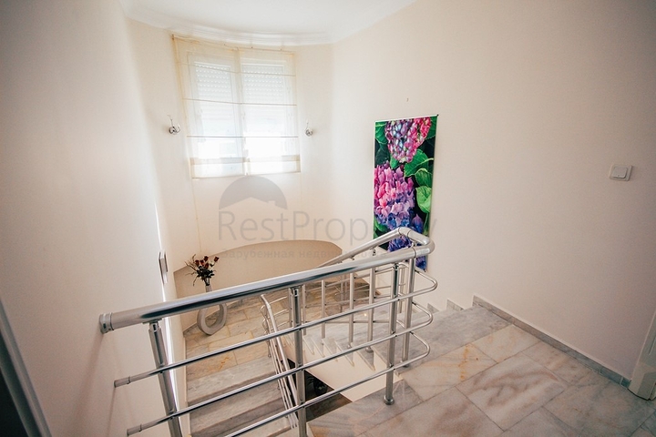 Пентхаус 3+1 со своей сауной в Махмутларе