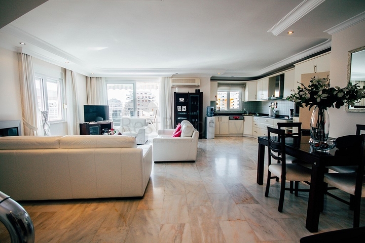 Пентхаус 3+1 со своей сауной в Махмутларе