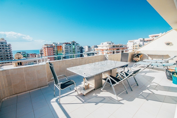 Пентхаус 3+1 со своей сауной в Махмутларе