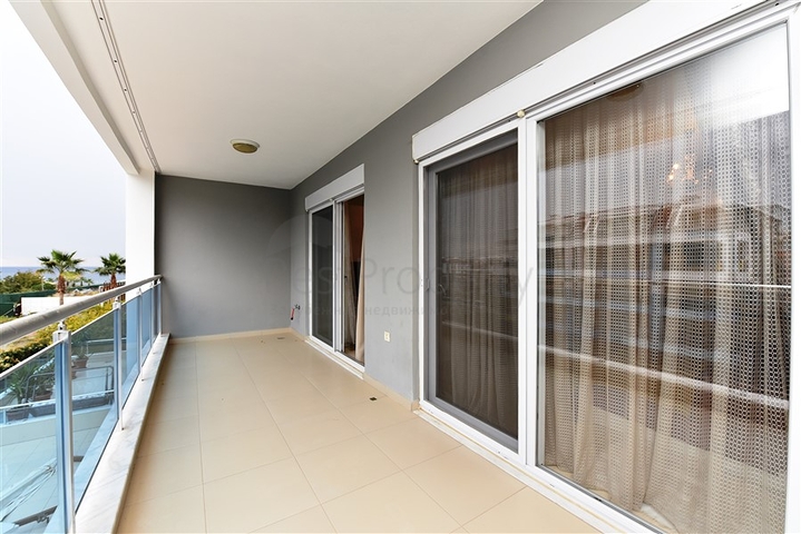 Меблированный дуплекс с большой террасой 2+1