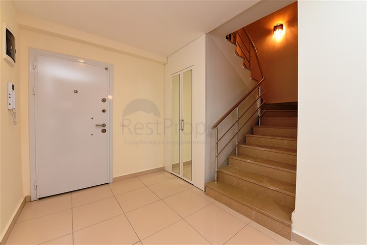 Меблированный дуплекс с большой террасой 2+1