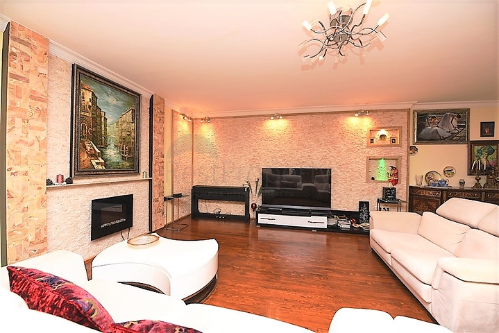 Квартира 2+1 с собственным садом и уличной террасой 