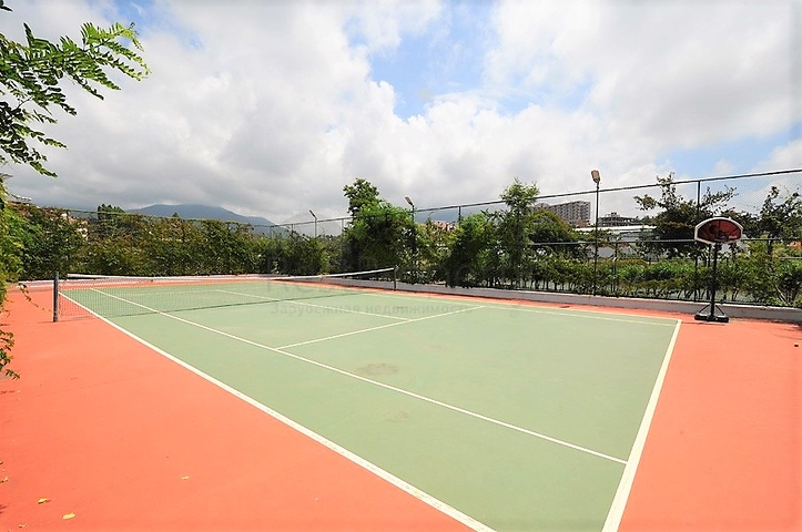 Квартира 2+1 с собственным садом и уличной террасой 