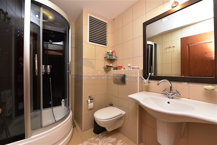 Квартира 2+1 с собственным садом и уличной террасой 