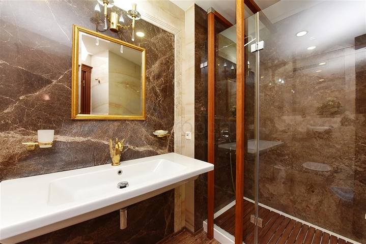 Квартира 2+1 с собственным садом и уличной террасой 