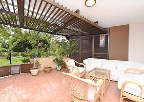 Квартира 2+1 с собственным садом и уличной террасой 