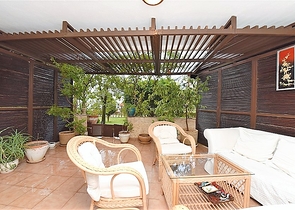 Квартира 2+1 с собственным садом и уличной террасой 