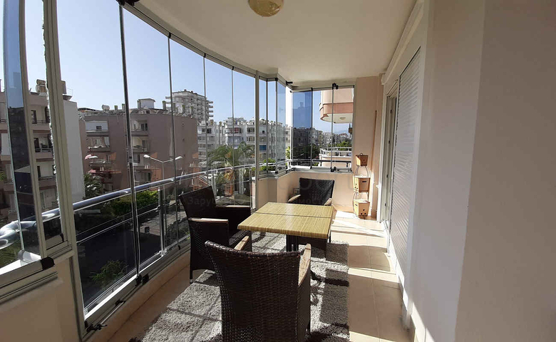 Трёхкомнатная квартира с мебелью