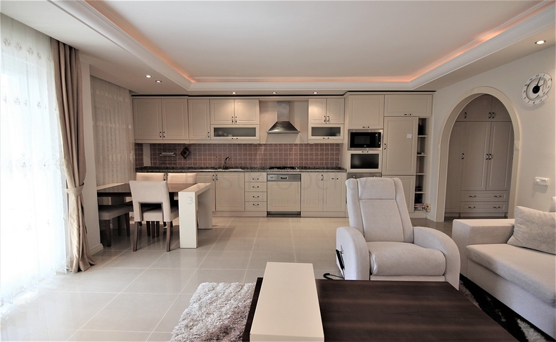 Трёхкомнатная квартира с мебелью