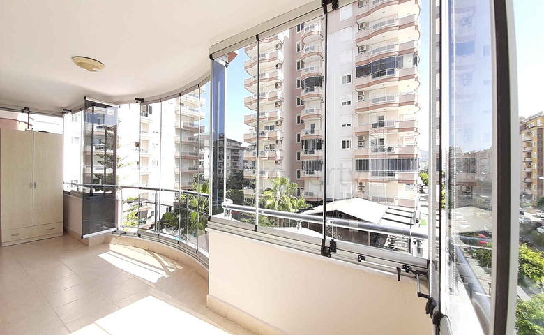 Трёхкомнатная квартира с мебелью