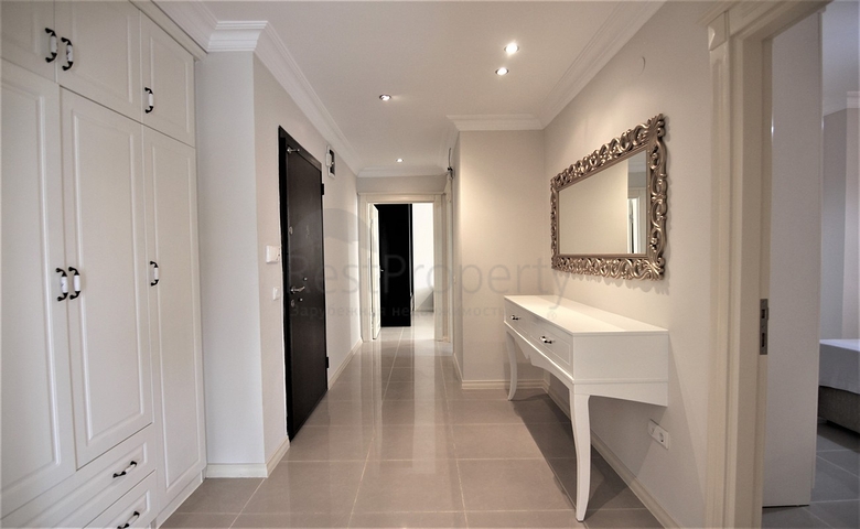 Трёхкомнатная квартира с мебелью