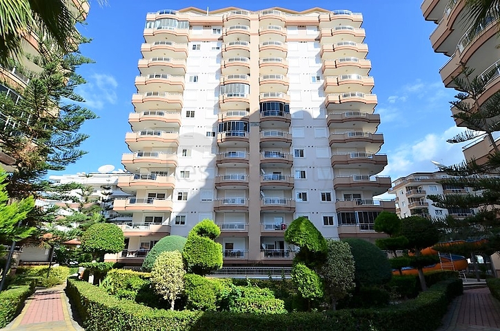 Трёхкомнатная квартира с мебелью