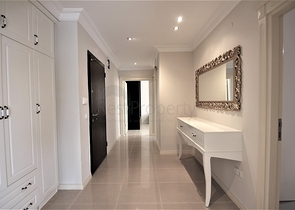 Трёхкомнатная квартира с мебелью