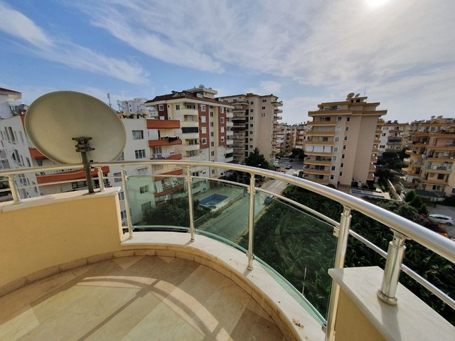 Трехкомнатная квартира с мебелью в районе Махмутлар