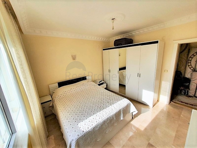 Трехкомнатная квартира с мебелью в районе Махмутлар