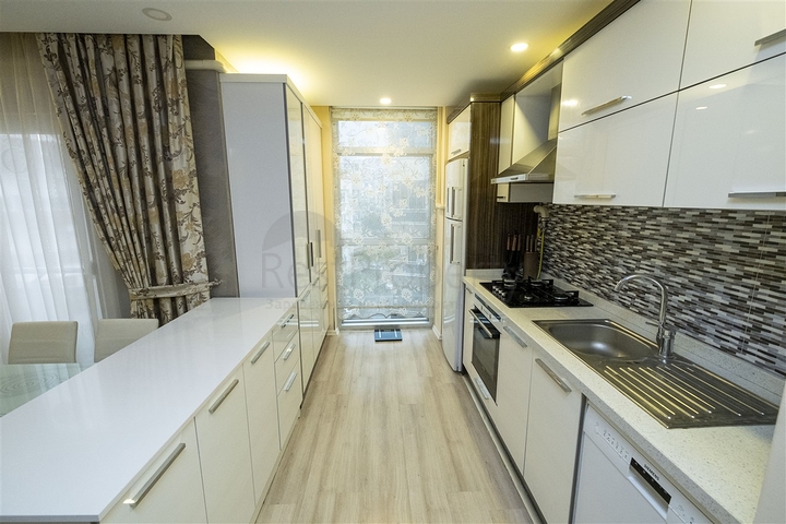 Пентхаус с 3 спальнями в комплексе в Коньяалты Анталья 