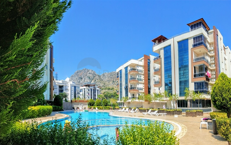 Пентхаус с 3 спальнями в комплексе в Коньяалты Анталья 