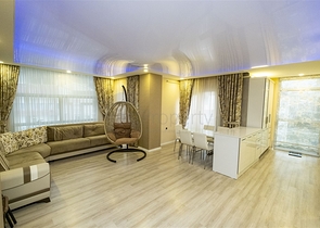 Пентхаус с 3 спальнями в комплексе в Коньяалты Анталья 