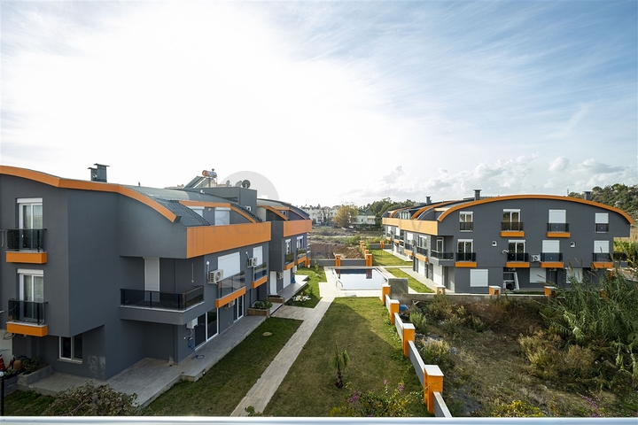 Вилла 4+1 в комплексе в районе Кунду Лара в 10 минутах от пляжа