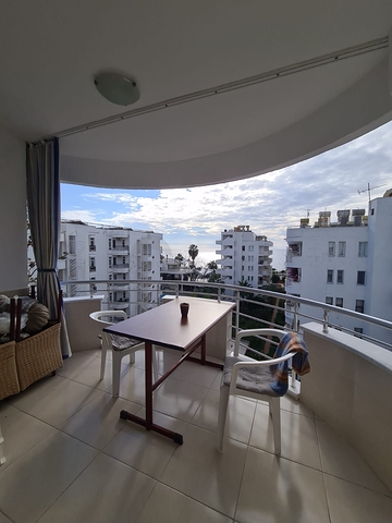 Трёхкомнатная квартира с видом на море