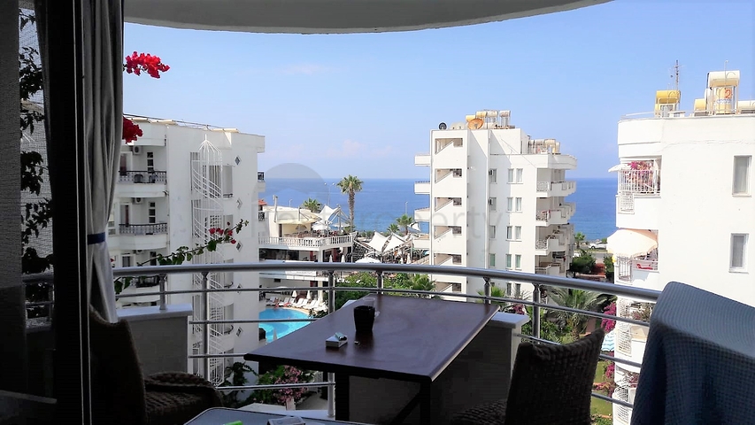 Трёхкомнатная квартира с видом на море