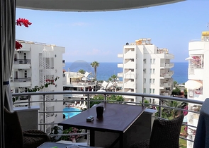 Трёхкомнатная квартира с видом на море