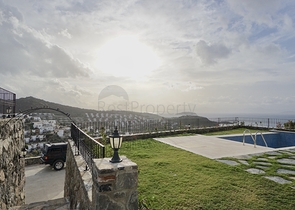 Вилла с видом на море с собственным бассейном в Бодруме