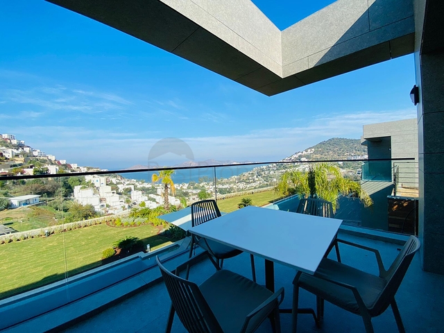 Стильная вилла с потрясающим видом нa море, горы и Бодрум.