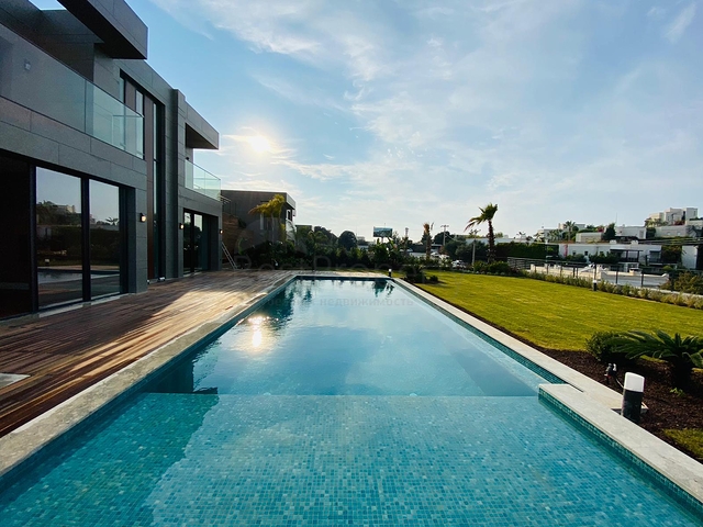 Стильная вилла с потрясающим видом нa море, горы и Бодрум.