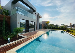 Стильная вилла с потрясающим видом нa море, горы и Бодрум.