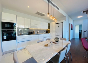 Стильная вилла с потрясающим видом нa море, горы и Бодрум.