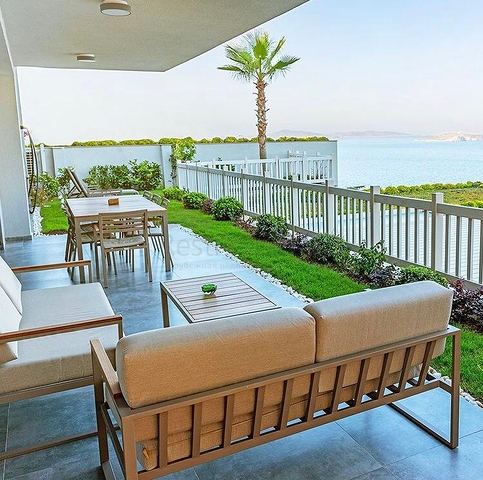 Комфортабельные квартиры с видом на море в элитном районе Гюмюшлюк 