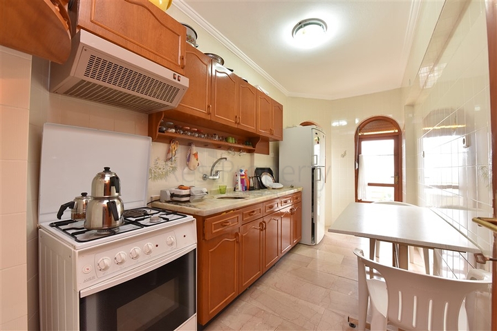 Меблированная квартира планировки 3+1 в районе Махмутлар