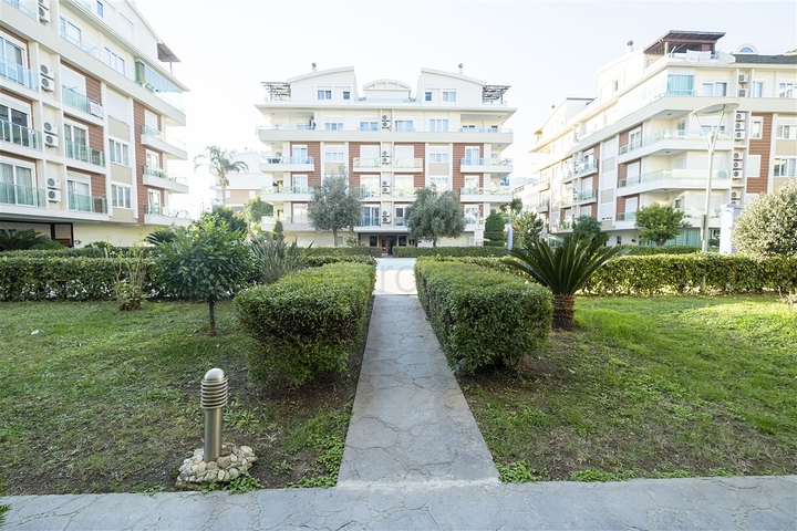 Квартира 2+1 с мебелью  в Лимане Коньяалты 600 м до моря