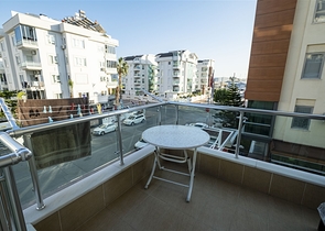 Квартира 2+1 с мебелью  в Лимане Коньяалты 600 м до моря