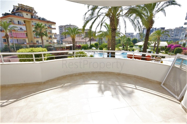 Трехкомнатная квартира с мебелью