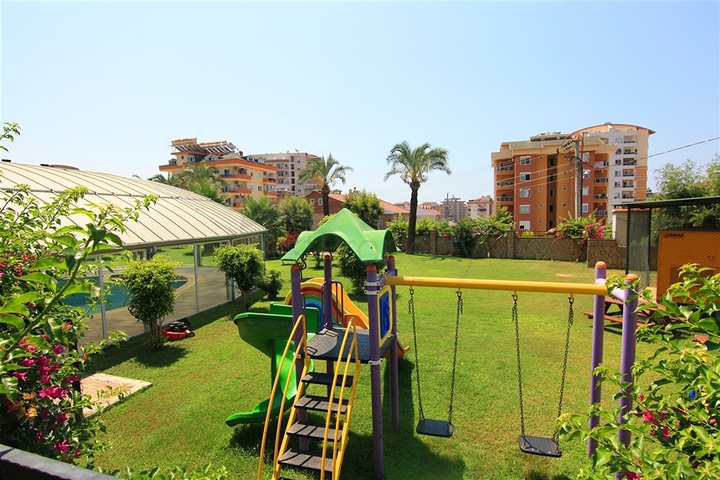 Трехкомнатная квартира с мебелью