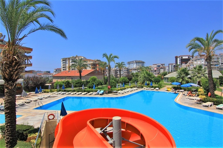 Трехкомнатная квартира с мебелью