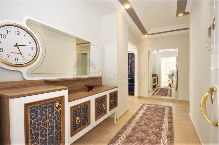 Трехкомнатная квартира с мебелью