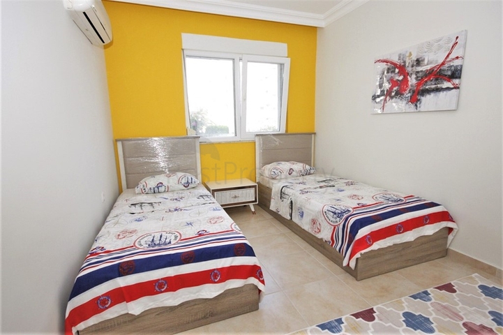 Трехкомнатная квартира с мебелью